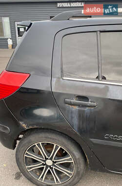 Хэтчбек Geely MK Cross 2012 в 
