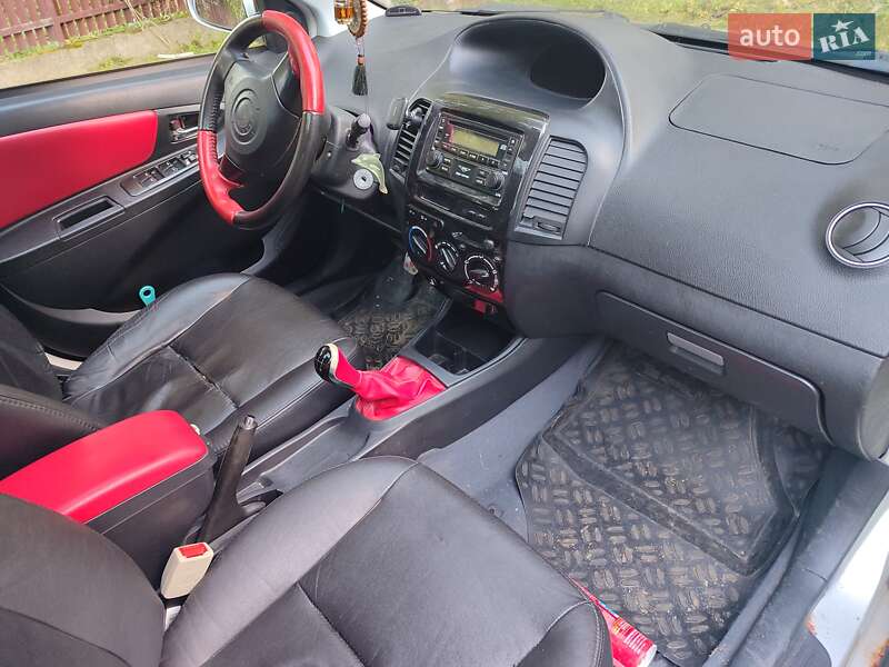 Хетчбек Geely MK Cross 2013 в Львові фото 9 Хетчбек Geely MK Cross 2013 в Львові