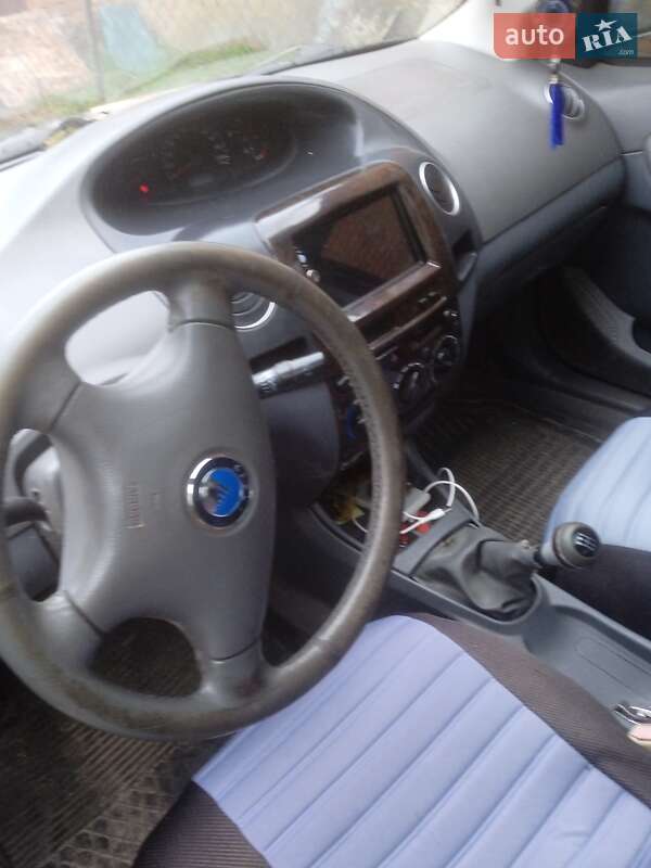 Седан Geely MK 2010 в Львові