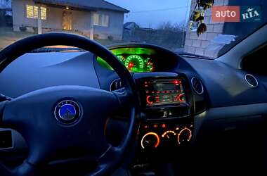 Седан Geely MK 2010 в Вараші