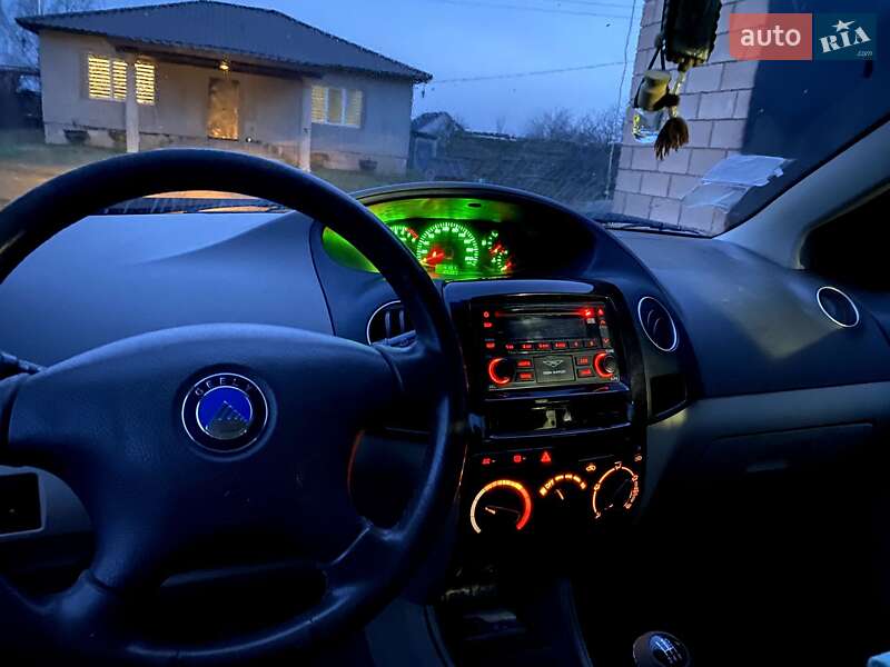 Седан Geely MK 2010 в Вараше