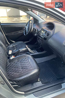 Седан Geely MK 2011 в 
