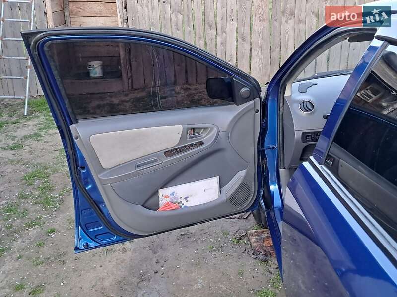 Седан Geely MK 2008 в Дерно