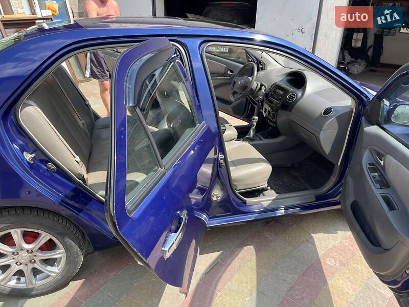 Седан Geely MK 2010 в Львове