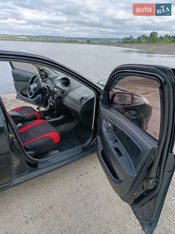 Седан Geely MK 2011 в Каневе
