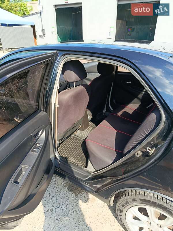 Седан Geely MK 2011 в Каневе