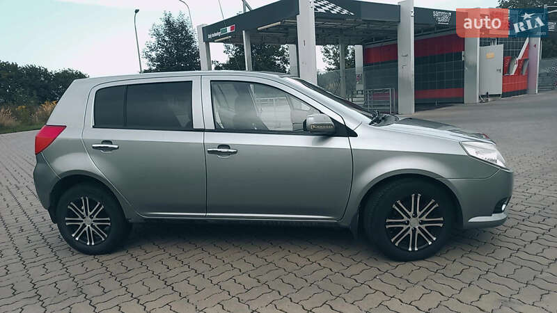 Седан Geely MK 2011 в Стрию