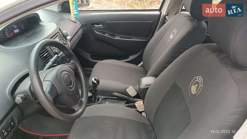 Седан Geely MK 2012 в Синельниковому