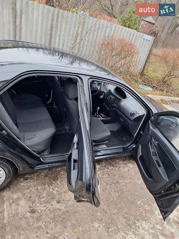 Седан Geely MK 2012 в Будах