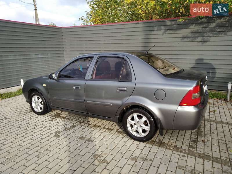 Седан Geely MR 2008 в Радивиліві