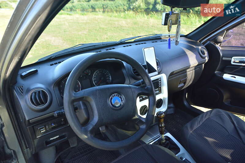 Седан Geely MR 2009 в Заречном