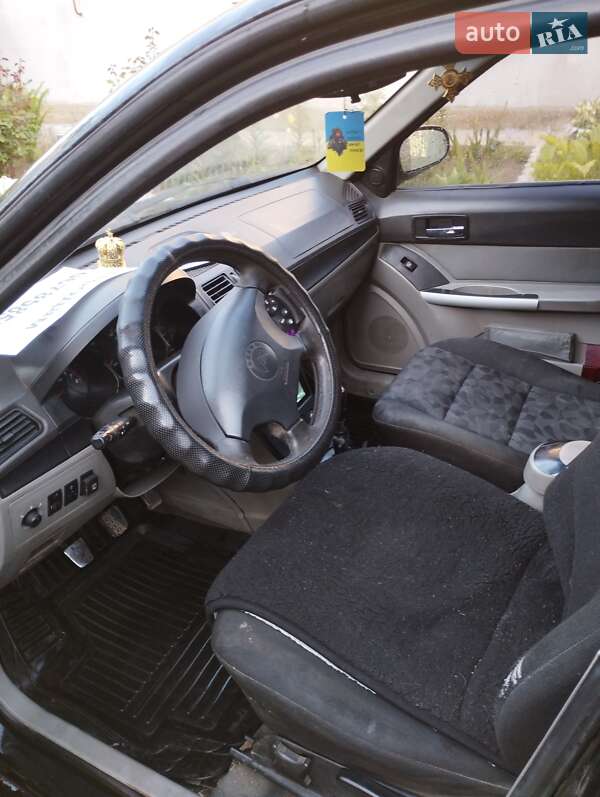 Седан Geely MR 2007 в Вижнице