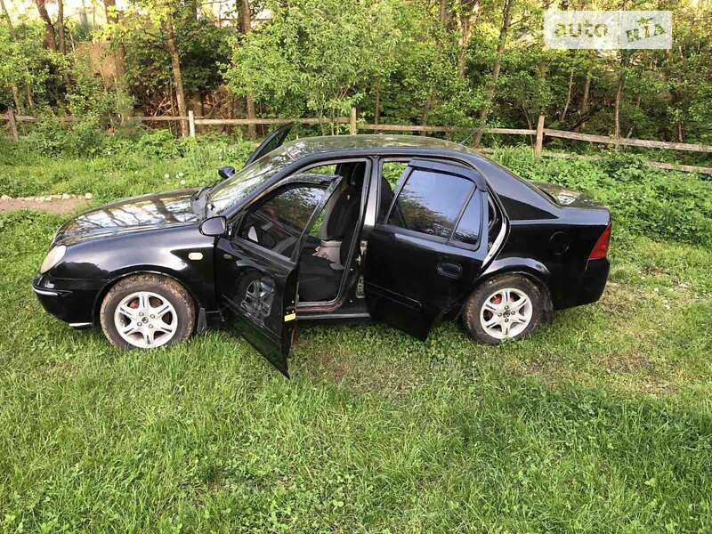 Седан Geely MR 2008 в Долині