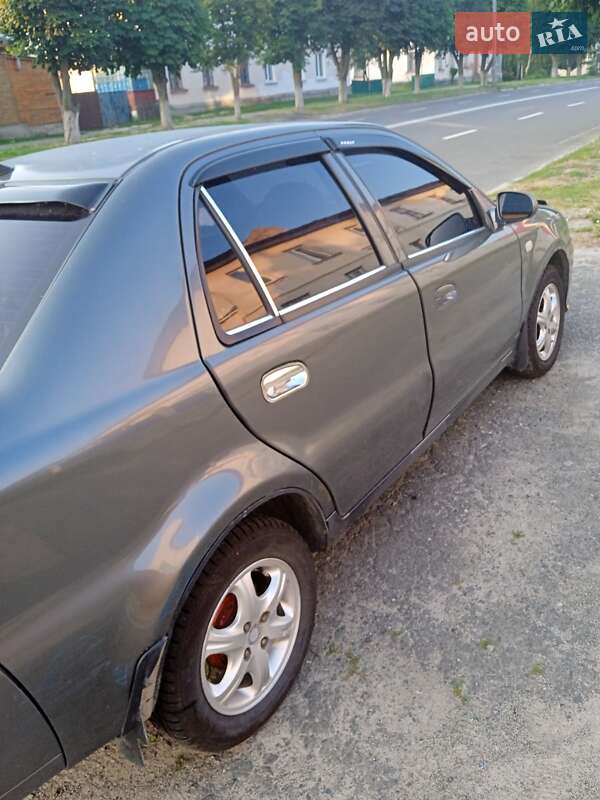 Седан Geely MR 2011 в Малині