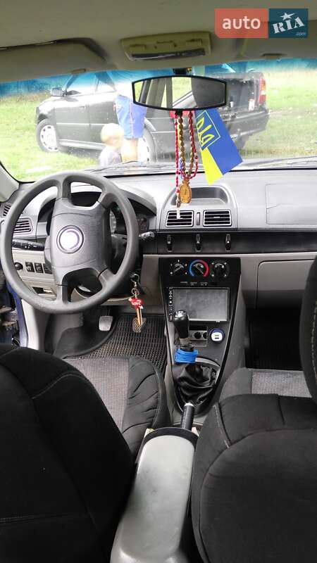 Седан Geely MR 2008 в Львові