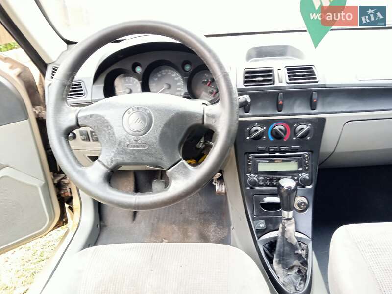 Седан Geely MR 2007 в Турийске