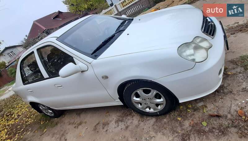 Седан Geely MR 2011 в Чернигове