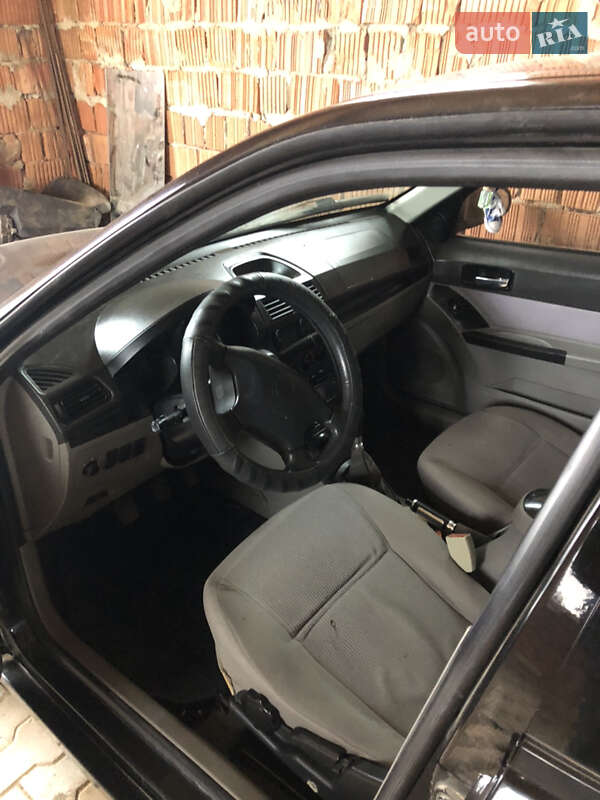 Хэтчбек Geely MR 2008 в Черновцах