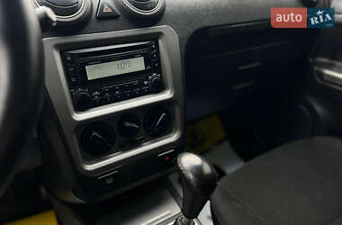 Хэтчбек Geely MR 2011 в 