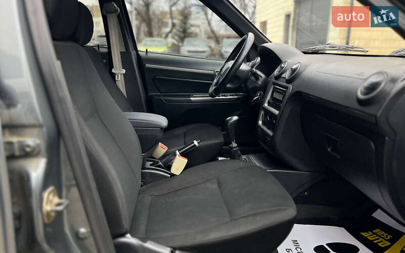 Хэтчбек Geely MR 2011 в Ивано-Франковске