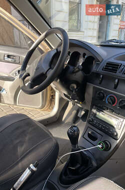Хэтчбек Geely MR 2008 в 