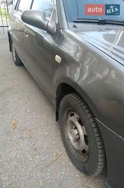 Седан Geely MR 2012 в 