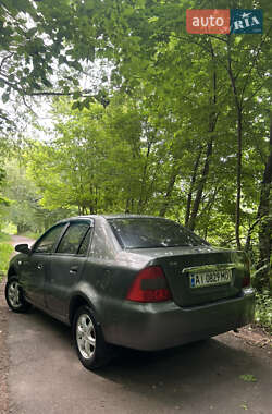 Хэтчбек Geely MR 2012 в 