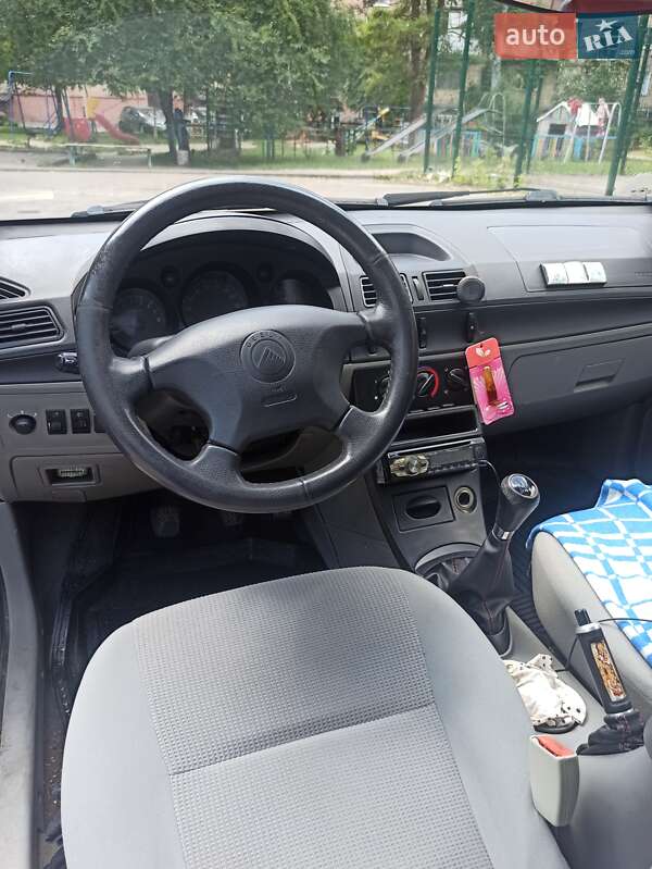 Хэтчбек Geely MR 2008 в Ровно