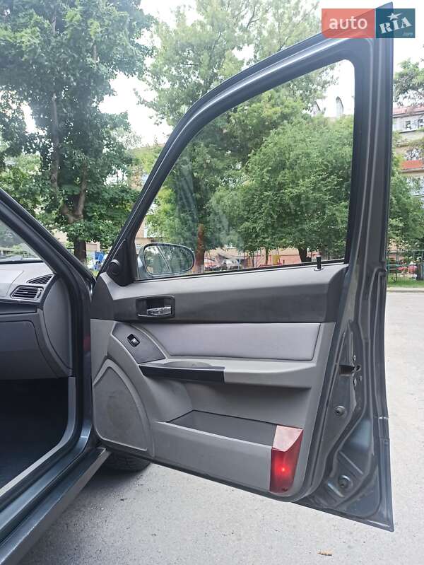 Хэтчбек Geely MR 2008 в Ровно