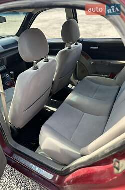 Хэтчбек Geely MR 2008 в 
