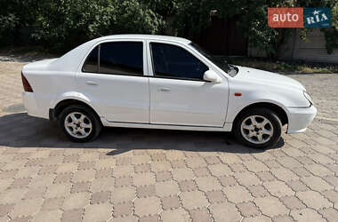 Хетчбек Geely MR 2007 в 