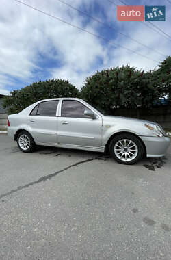 Хэтчбек Geely MR 2007 в 