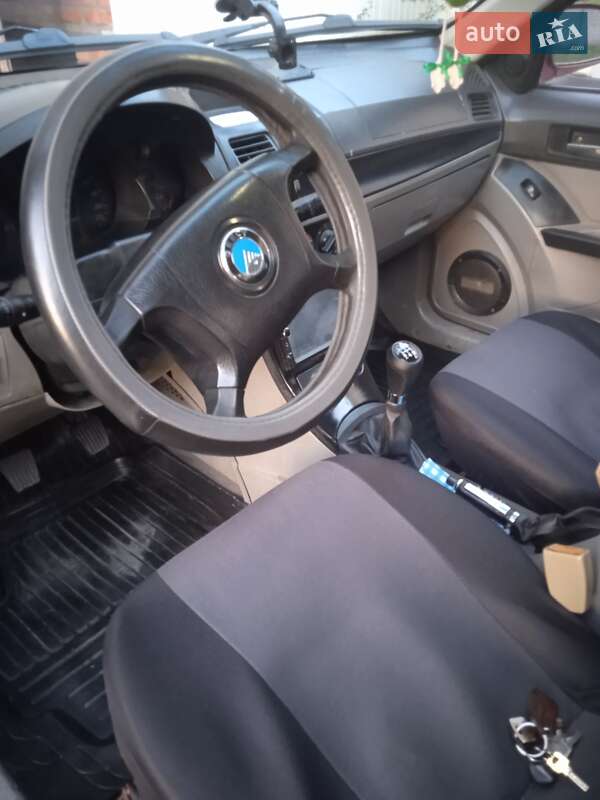 Седан Geely MR 2007 в Славуті