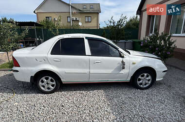 Хэтчбек Geely MR 2008 в 