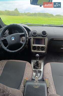 Седан Geely MR 2010 в 