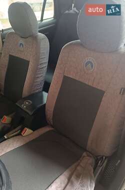 Седан Geely MR 2010 в 