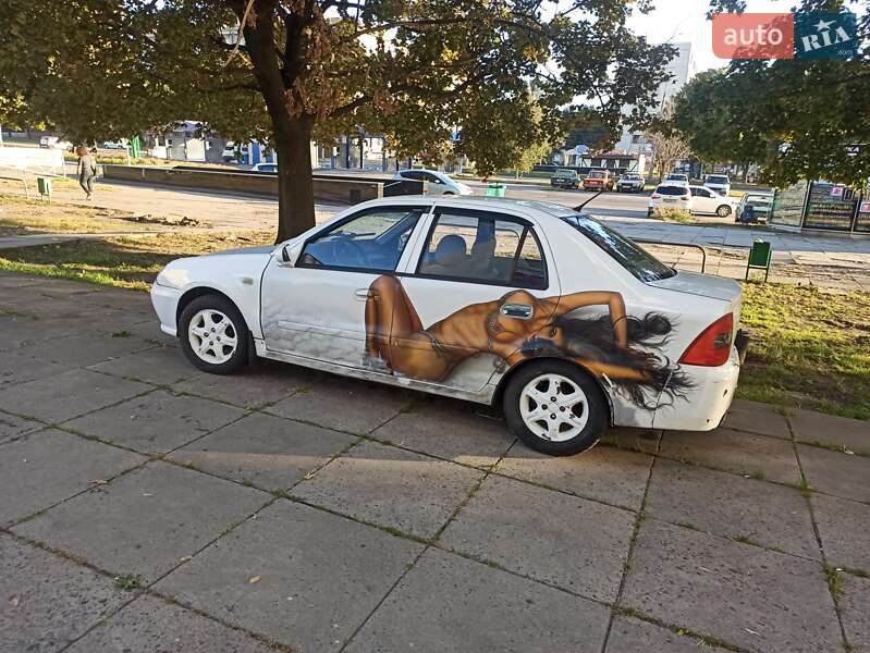 Хетчбек Geely MR 2008 в 