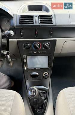 Хетчбек Geely MR 2007 в 