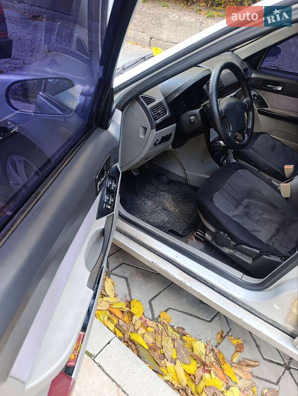 Хетчбек Geely MR 2008 в Тернополі фото 11 Хетчбек Geely MR 2008 в Тернополі