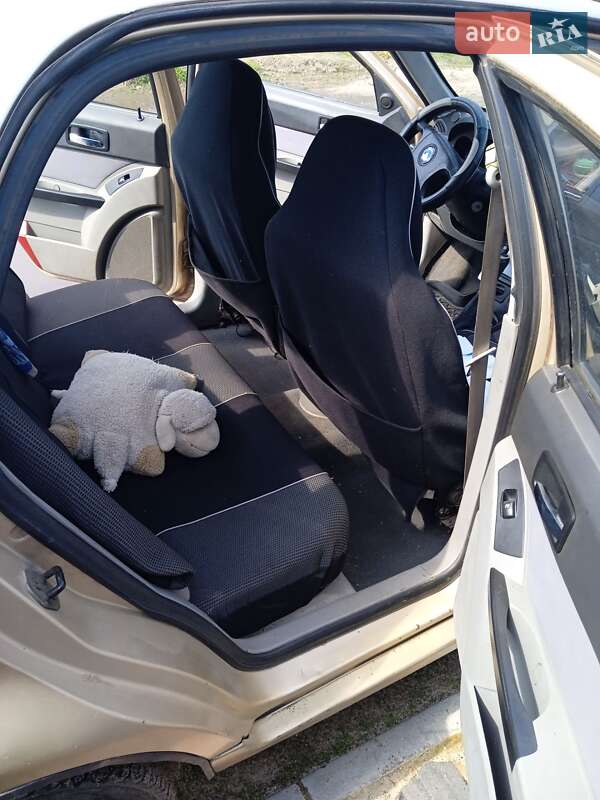 Хетчбек Geely MR 2008 в Радомишлі