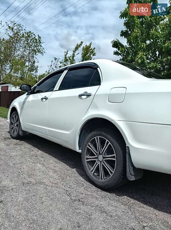 Седан Geely SL 2013 в Мироновке