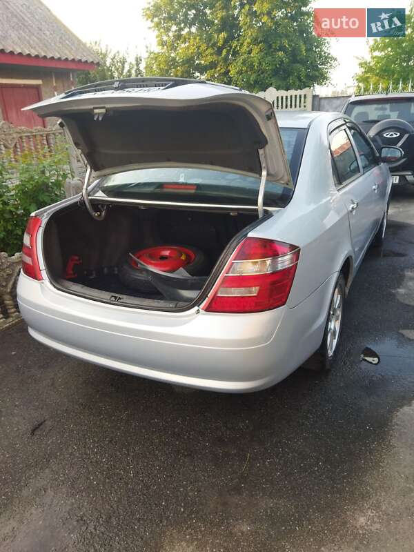 Седан Geely SL 2011 в Бабинцам