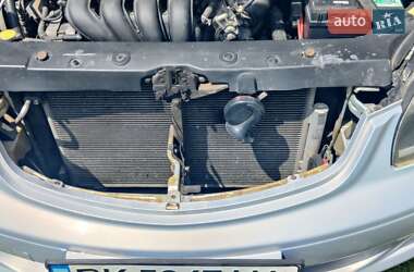 Седан Geely SL 2011 в 