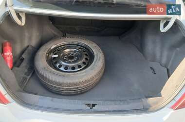 Седан Geely SL 2012 в 