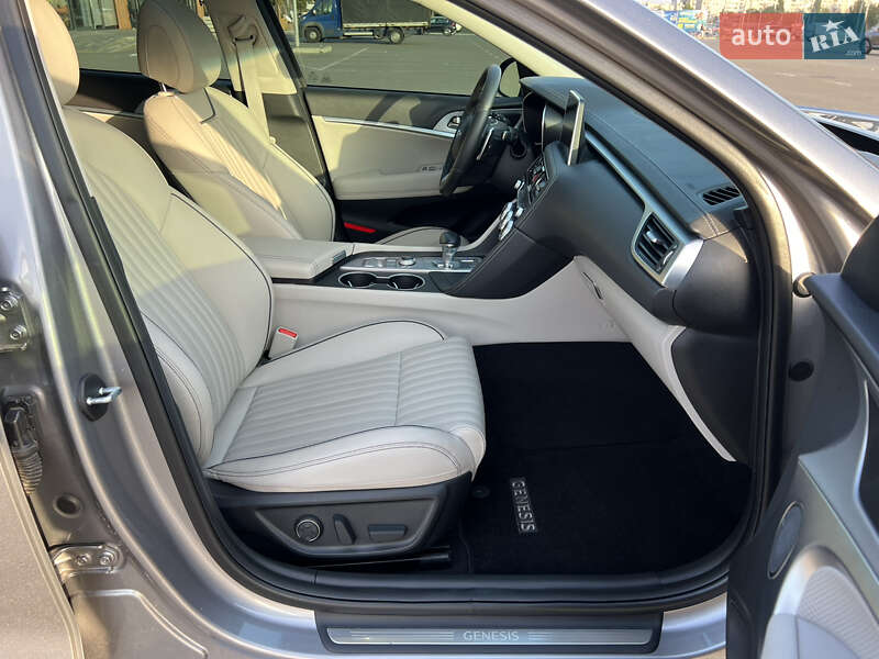 Седан Genesis G70 2019 в Киеве