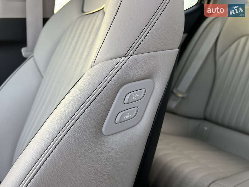 Седан Genesis G70 2019 в Киеве