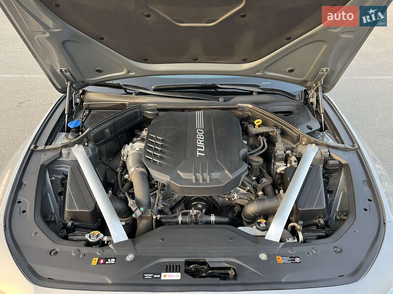 Седан Genesis G70 2019 в Киеве
