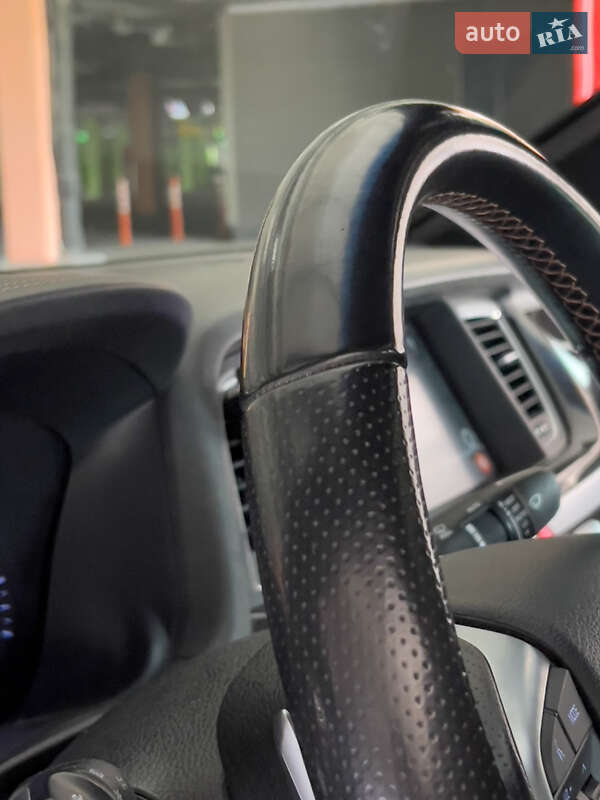 Седан Genesis G80 2017 в Киеве