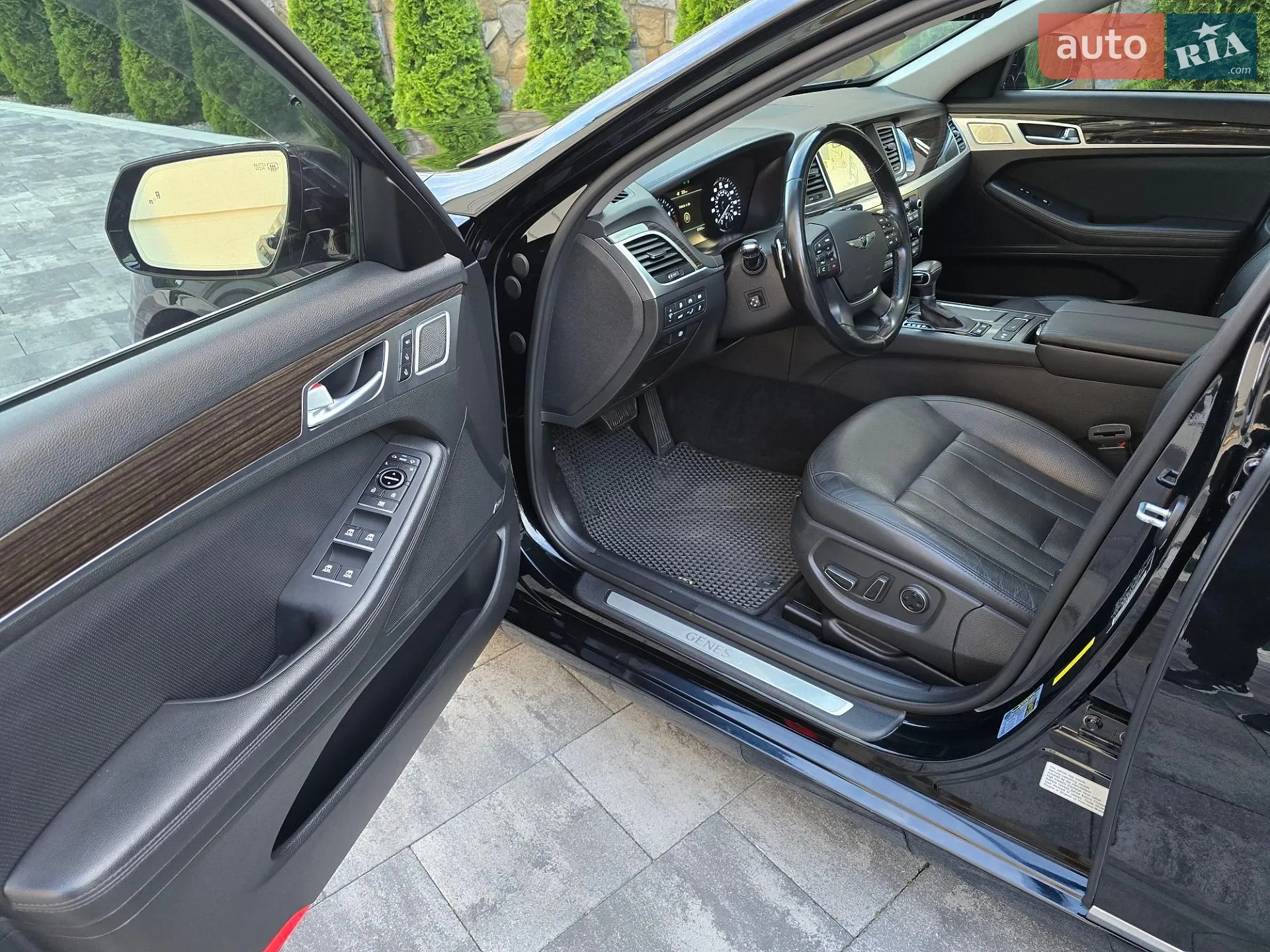 2017 Genesis G80 - мініатюра 14