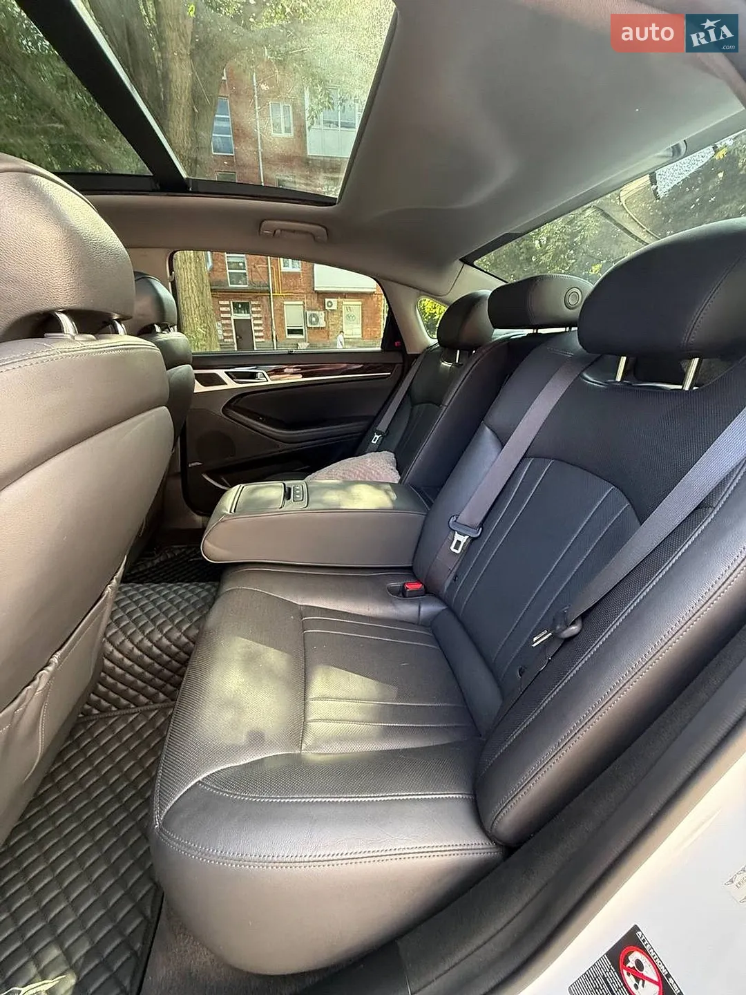 2016 Genesis G80 - мініатюра 13
